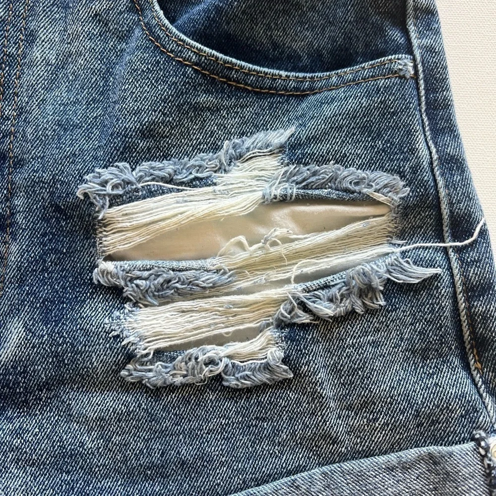 One Teaspoon x Free‎ People Women's 26 Jean Shorts Outlaws Distressed High Rise